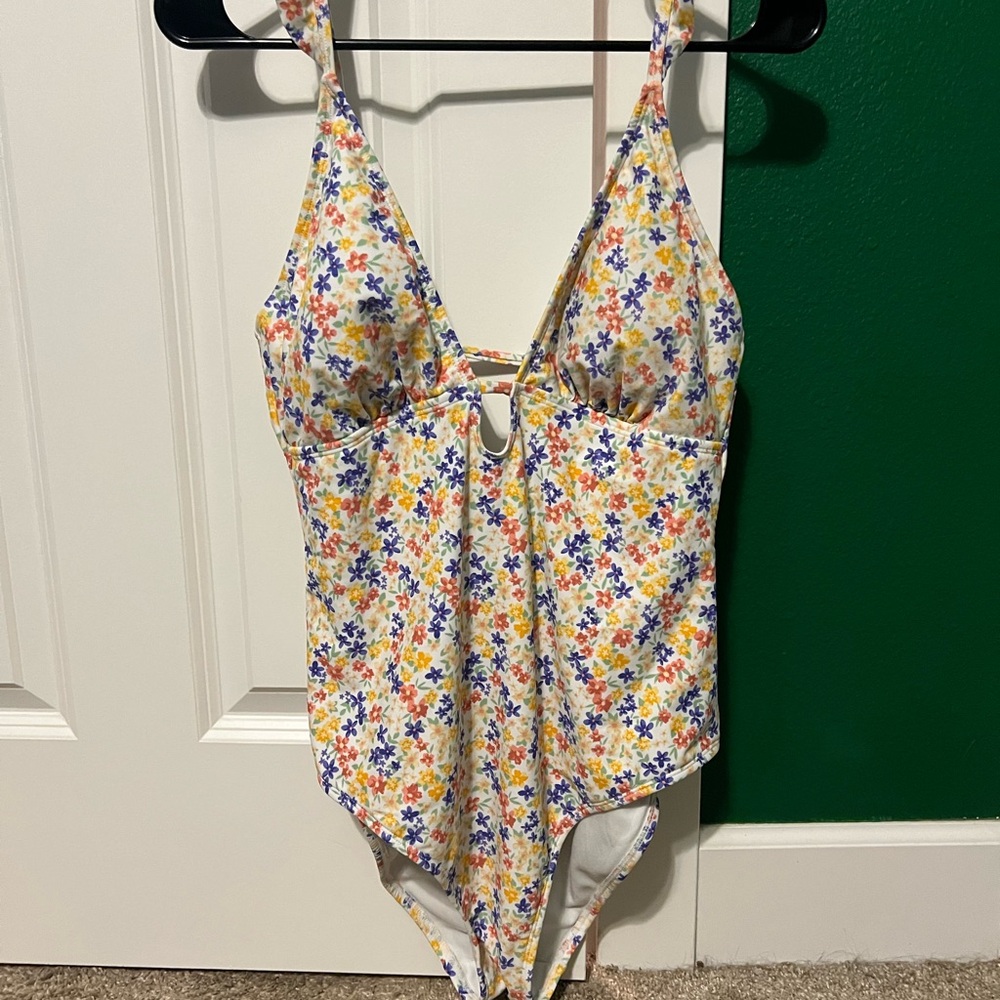 Swimsuit with flowers